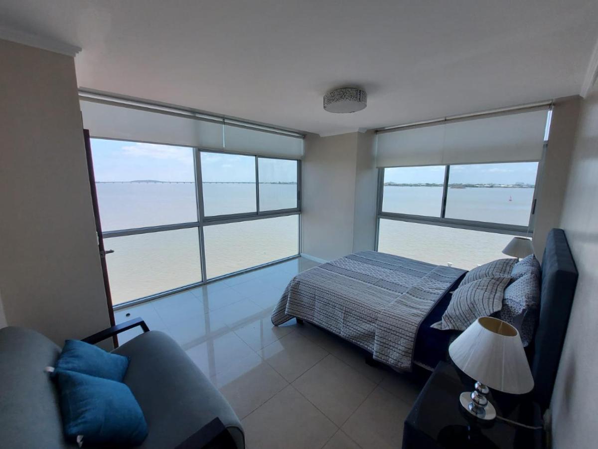 Apartamento Vista Al Rio Puerto Santana Riverfront 1 Гуаякіль Екстер'єр фото