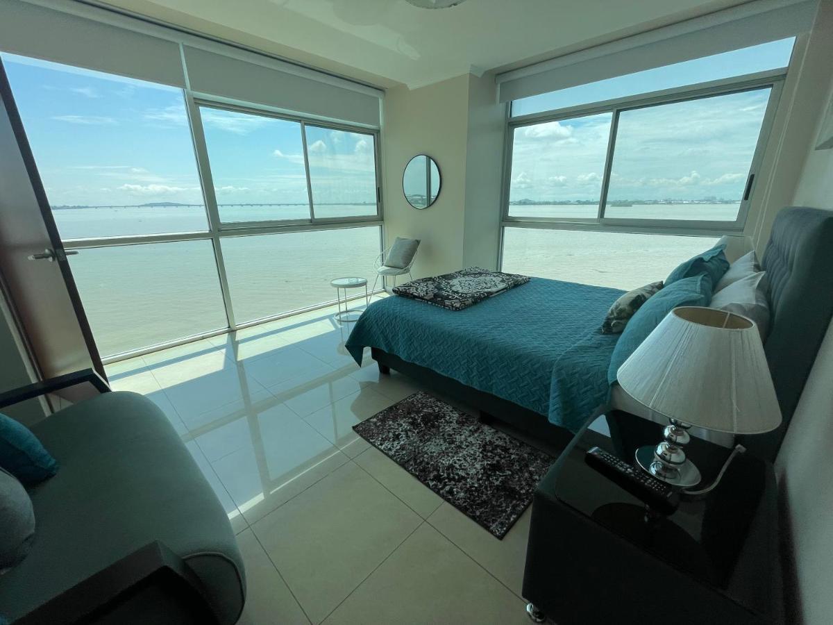 Apartamento Vista Al Rio Puerto Santana Riverfront 1 Гуаякіль Екстер'єр фото